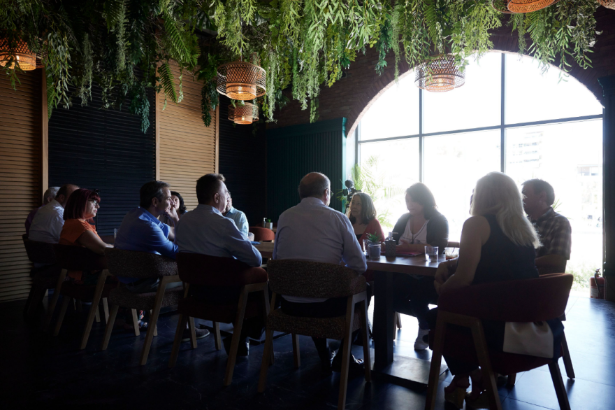 Μητσοτάκης: Εξήγγειλε 15.000 νέες θέσεις εργασίας για μακροχρόνια ανέργους άνω των 45 ετών με μισθό έως 746 ευρώ 