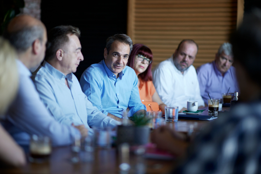 Μητσοτάκης: Εξήγγειλε 15.000 νέες θέσεις εργασίας για μακροχρόνια ανέργους άνω των 45 ετών με μισθό έως 746 ευρώ 