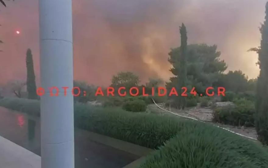 Φωτιές: Πύρινα μέτωπα σε Ιτέα και Κρανίδι - Στη μάχη τα εναέρια μέσα 