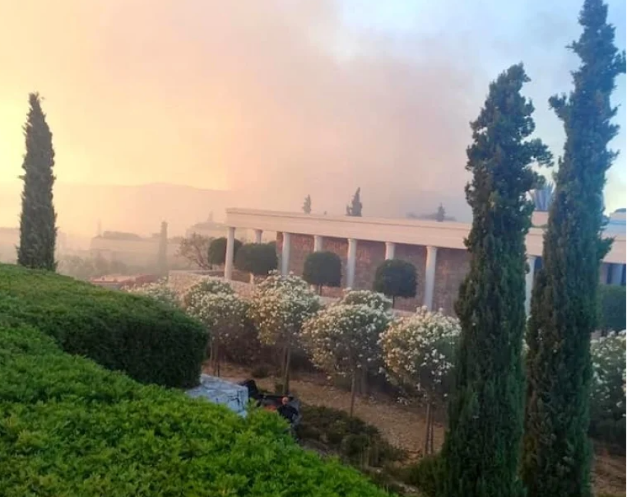 Φωτιές: Πύρινα μέτωπα σε Ιτέα και Κρανίδι - Στη μάχη τα εναέρια μέσα 