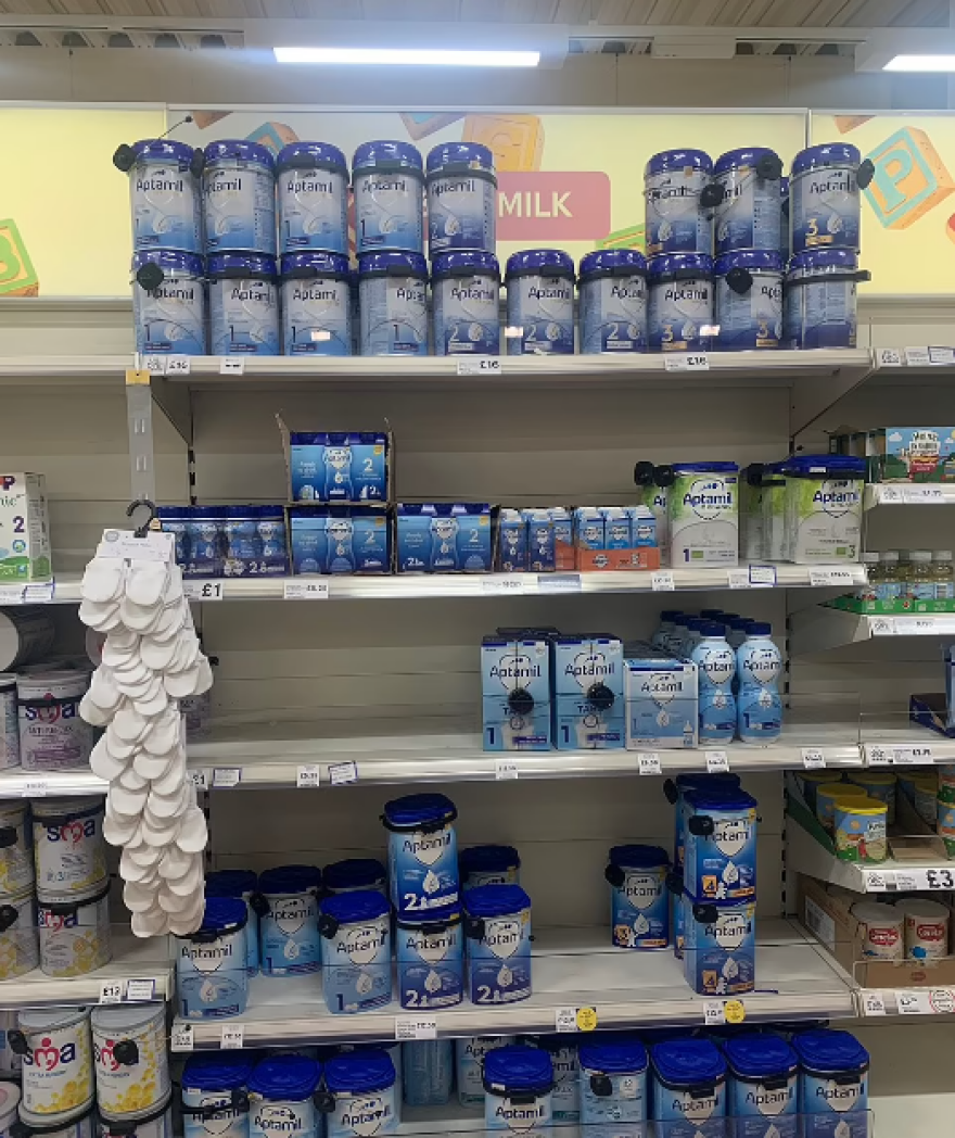 Βρετανία: Εξωφρενικές οι τιμές στα σούπερ μάρκετ - Βάζουν αντικλεπτικά σε βασικά τρόφιμα, στις 10 λίρες το βούτυρο!