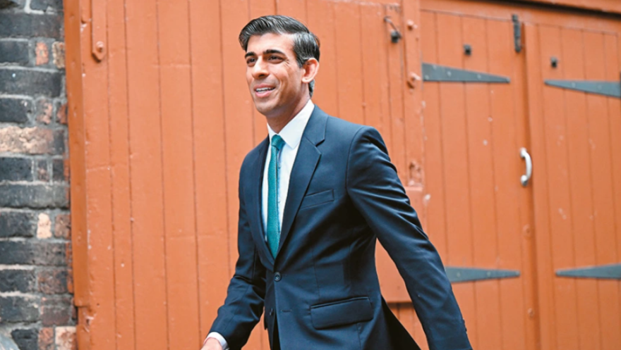 Ρίσι Σούνακ: Ποιος είναι ο 42χρονος πρώην υπουργός Οικονομικών που φιλοδοξεί να γίνει ο πρώτος Ινδός πρωθυπουργός της Βρετανίας
