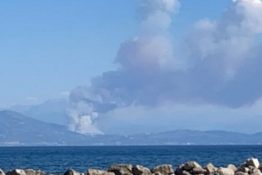 Φωτιές: Καλύτερη η εικόνα των πυρκαγιών σε Ρέθυμνο και Πάτρα