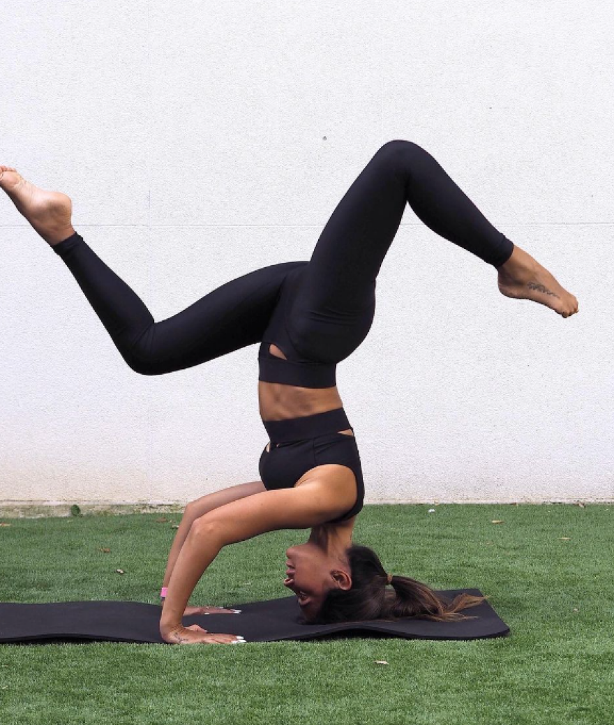 Αντονέλα Ροκούζο: Η σύντροφος του Μέσι κάνει γιόγκα και ο Λιονέλ της στέλνει... καρδούλες 