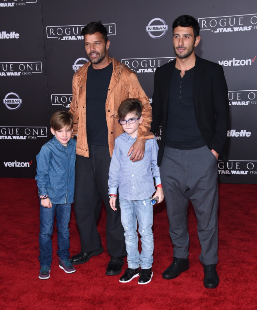 Ρίκι Μάρτιν: Η ανάρτηση του συζύγου του, Χουάν Γιόζεφ, μετά τις κατηγορίες για αιμομιξία