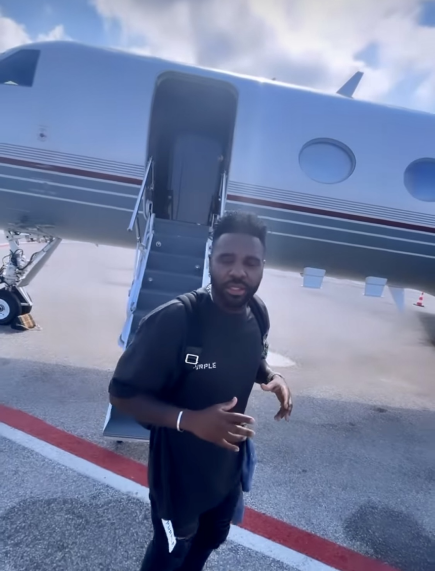 Μύκονος: Ο «καυτός» Τσίλι, το learjet του Ντερούλο και μια «μάσκα» στο Bagatelle