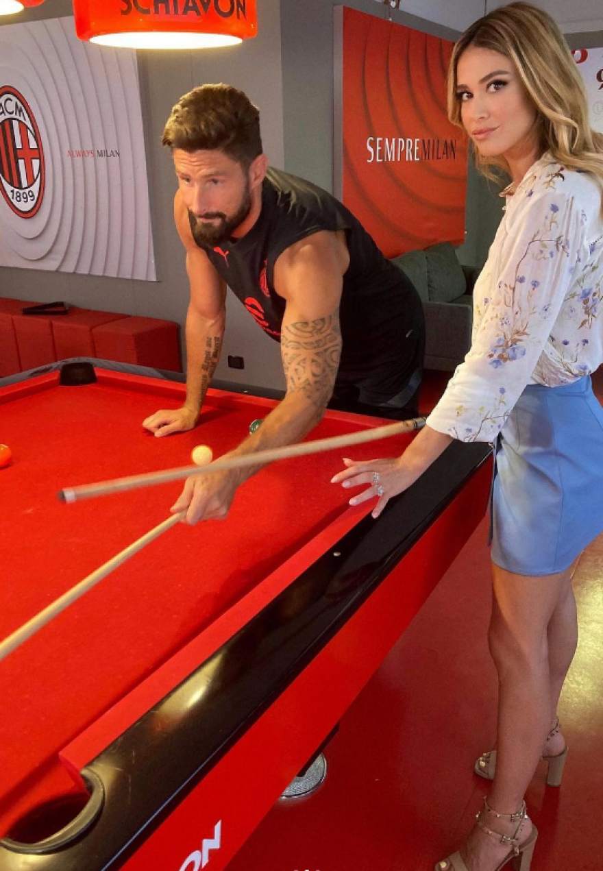 Ντιλέτα Λεότα: Μαθαίνει μπιλιάρδο από τον Ζιρού 