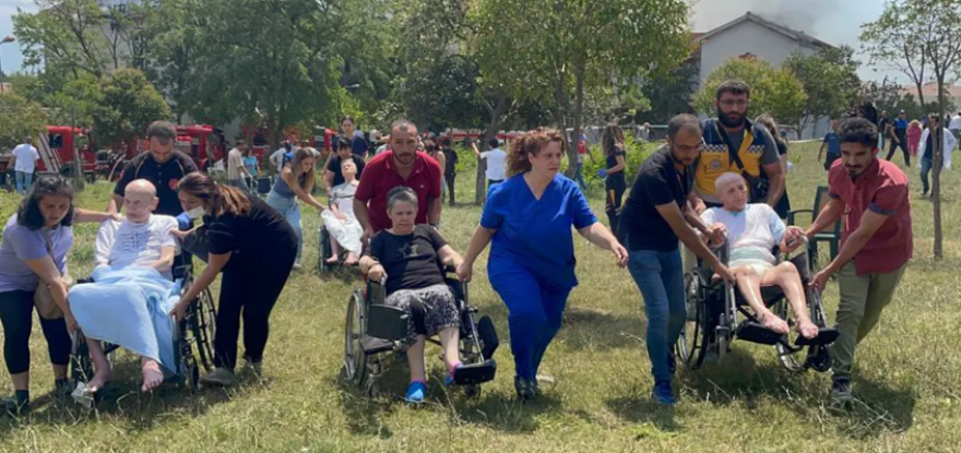 Καταστράφηκε ολοσχερώς το ελληνικό νοσοκομείο της Κωνσταντινούπολης - Βίντεο και φωτογραφίες