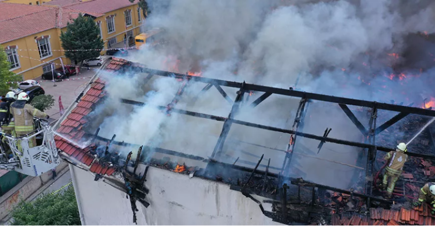 Καταστράφηκε ολοσχερώς το ελληνικό νοσοκομείο της Κωνσταντινούπολης - Βίντεο και φωτογραφίες
