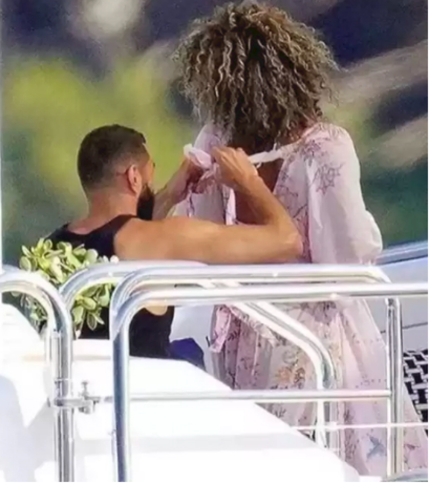 Καρίμ Μπενζεμά: Η πρώην του Μπίμπερ είναι η νυν του άσου της Ρεάλ - Οι φωτογραφίες που το αποδεικνύουν