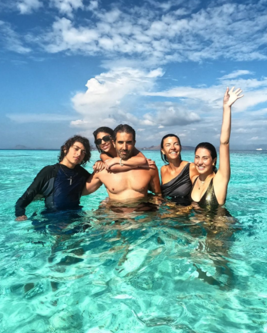 Μαρίνα Βερνίκου - Μίλτος Καμπουρίδης: Οικογενειακές διακοπές στην Ινδονησία