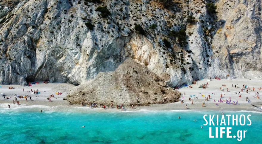 Σκιάθος: Περίφραξη προστασίας μετά την κατολίσθηση στην παραλία Λαλάρια