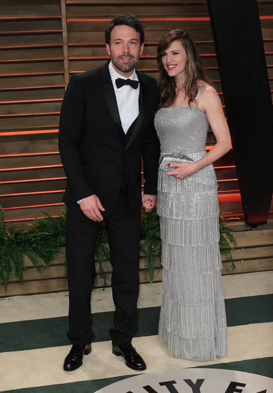 Μπένιφερ: Το απρόοπτο με τη μητέρα του Άφλεκ και η «χυλόπιτα» της Γκάρνερ στον πρώην της