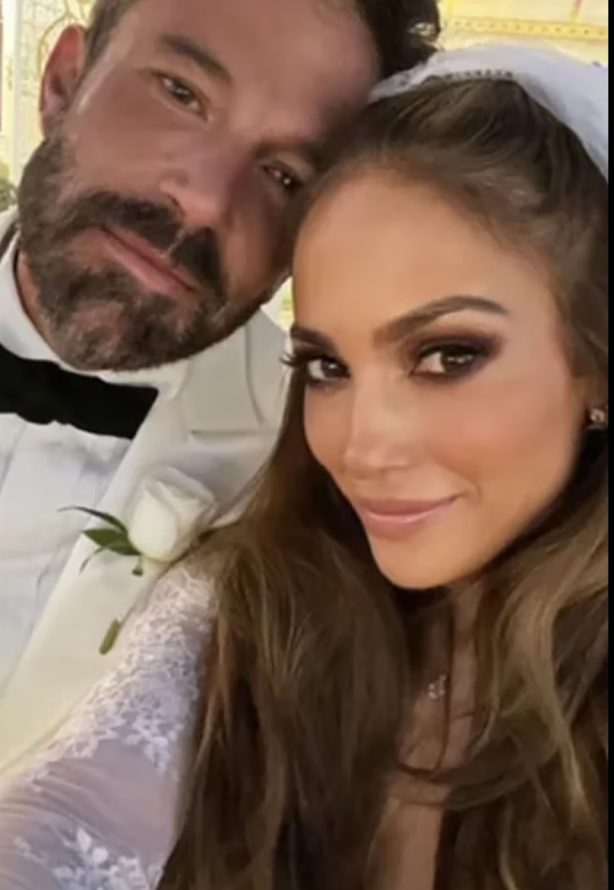 Μπένιφερ: Το απρόοπτο με τη μητέρα του Άφλεκ και η «χυλόπιτα» της Γκάρνερ στον πρώην της