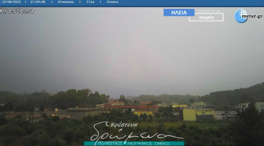 Ισχυρές καταιγίδες έπληξαν την Αττική - 40 χιλιοστά βροχής σε μόλις μία ώρα και πάνω από 2.500 κεραυνοί