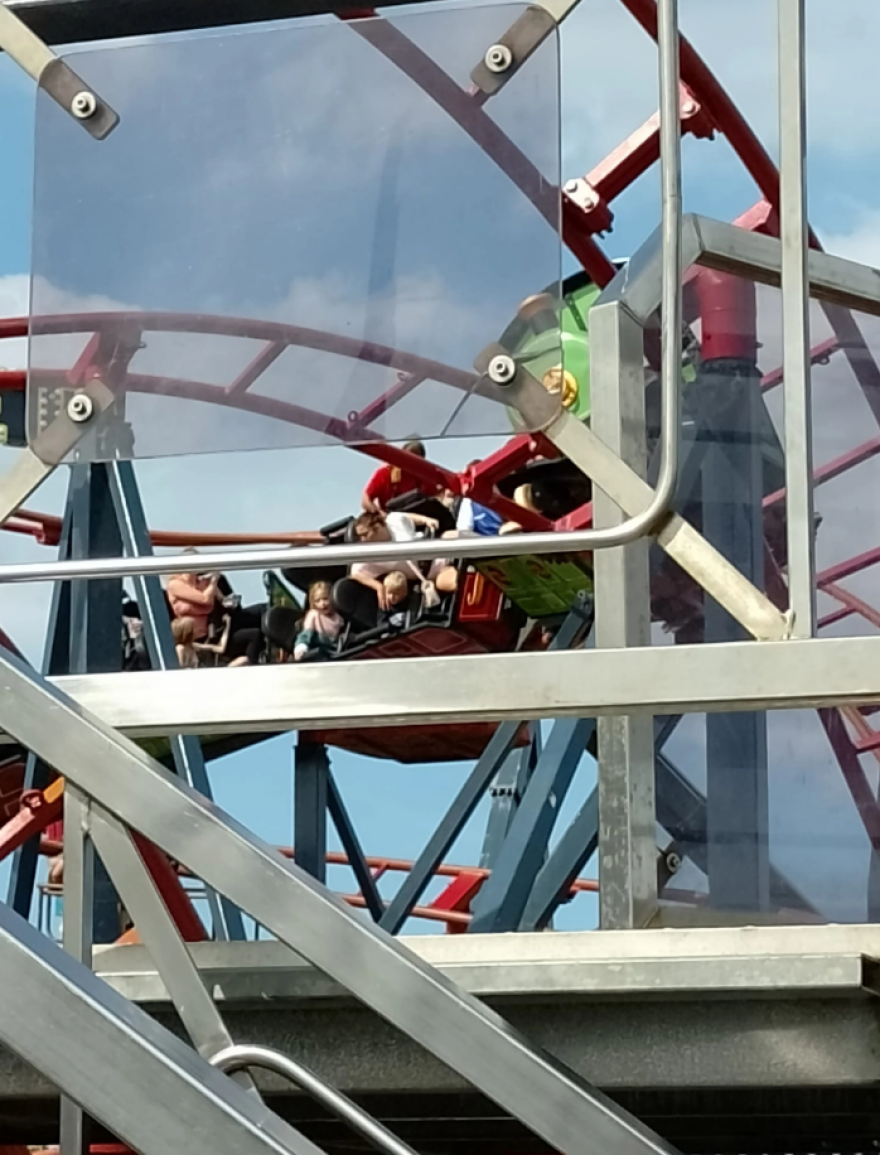 Βρετανία: Βλάβη σε τρενάκι λούνα παρκ άφησε για 90 λεπτά κρεμασμένα 19 άτομα σε ύψος 6 μέτρων