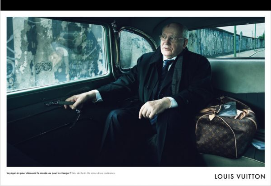 Όταν ο Μιχαήλ Γκορμπατσόφ διαφήμιζε την Pizza Hut και τη Louis Vuitton - Δείτε βίντεο