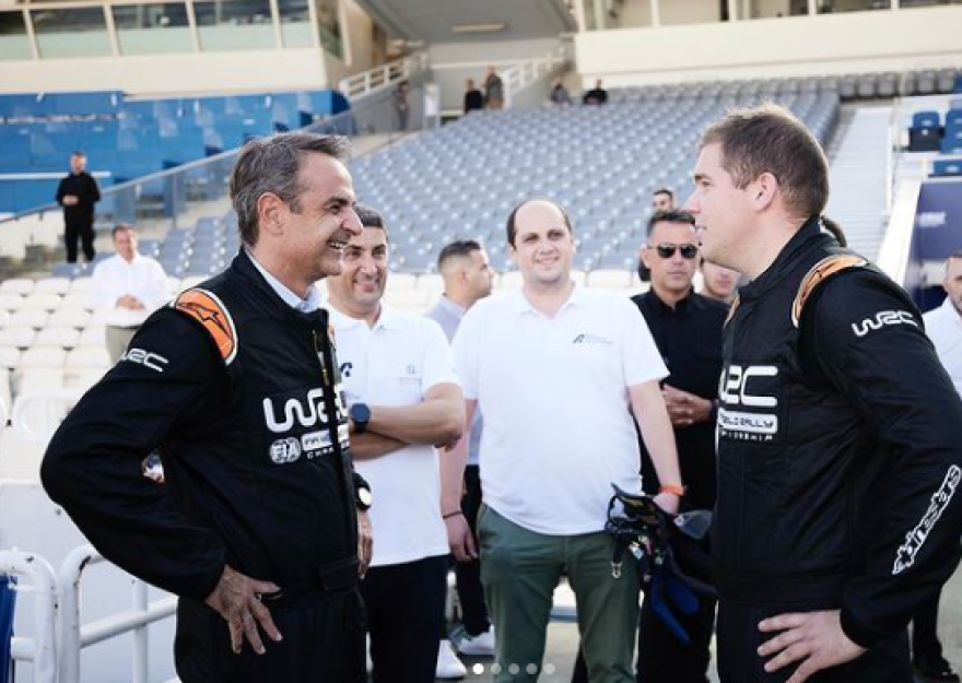 ΕΚΟ Ράλλυ Acropolis 2022: Ο Κυριάκος Μητσοτάκης στην υπερειδική του ΟΑΚΑ με φόρμα WRC