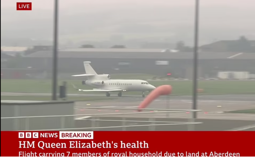 Βασίλισσα Ελισάβετ: Προσγειώθηκε στη Σκωτία το αεροσκάφος με επτά μέλη της βασιλικής οικογένειας