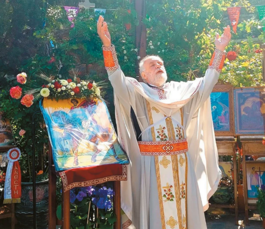 Άγιοι Ισίδωροι Λυκαβηττού: Τα «θαύματα» του παπά-Δημήτρη διχάζουν την Εκκλησία και εμπλέκουν τον Ιερώνυμο