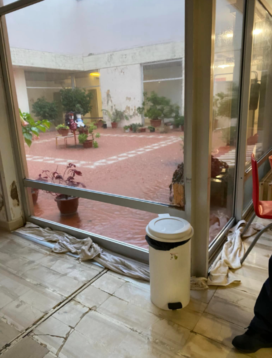 Κέρκυρα: Προβλήματα από την κακοκαιρία - Πλημμύρισε το Κέντρο υγείας Λευκίμμης