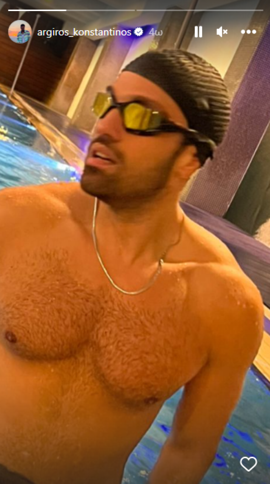 Κωνσταντίνος Αργυρός: Η φωτογραφία του από το κολυμβητήριο