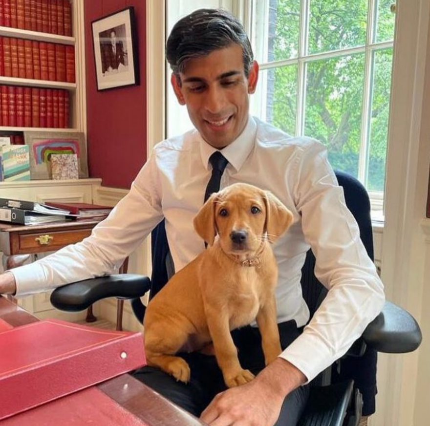 Ρίσι Σούνακ: Το παιδί Ινδών μεταναστών έγινε πρωθυπουργός - Η πάμπλουτη σύζυγός του