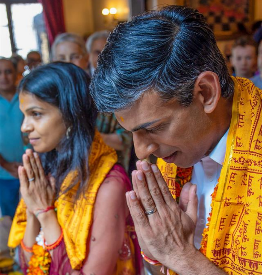 Ρίσι Σούνακ: Το παιδί Ινδών μεταναστών έγινε πρωθυπουργός - Η πάμπλουτη σύζυγός του