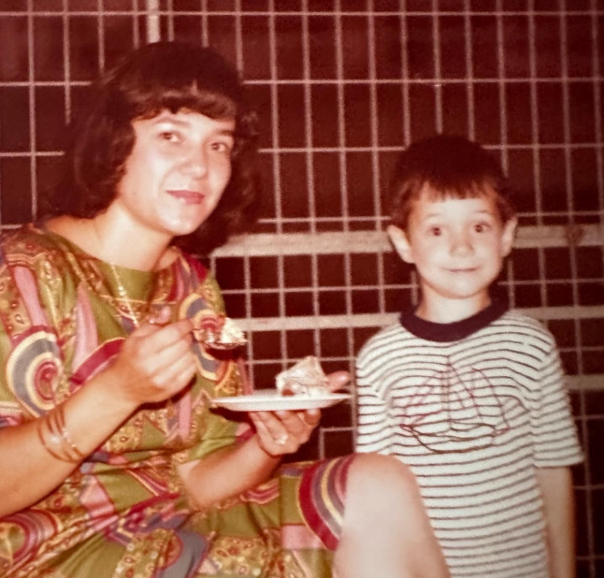 Άδωνις Γεωργιάδης: Έχει γενέθλια και ανήρτησε φωτογραφίες από την παιδική του ηλικία