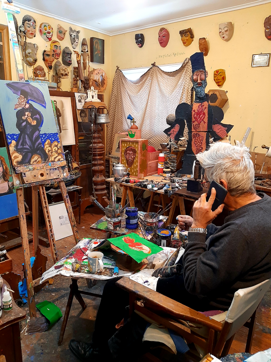 Τάσος Μαντζαβίνος: «Τα βιώματα για τον καλλιτέχνη δεν είναι εκτός τόπου και χρόνου»