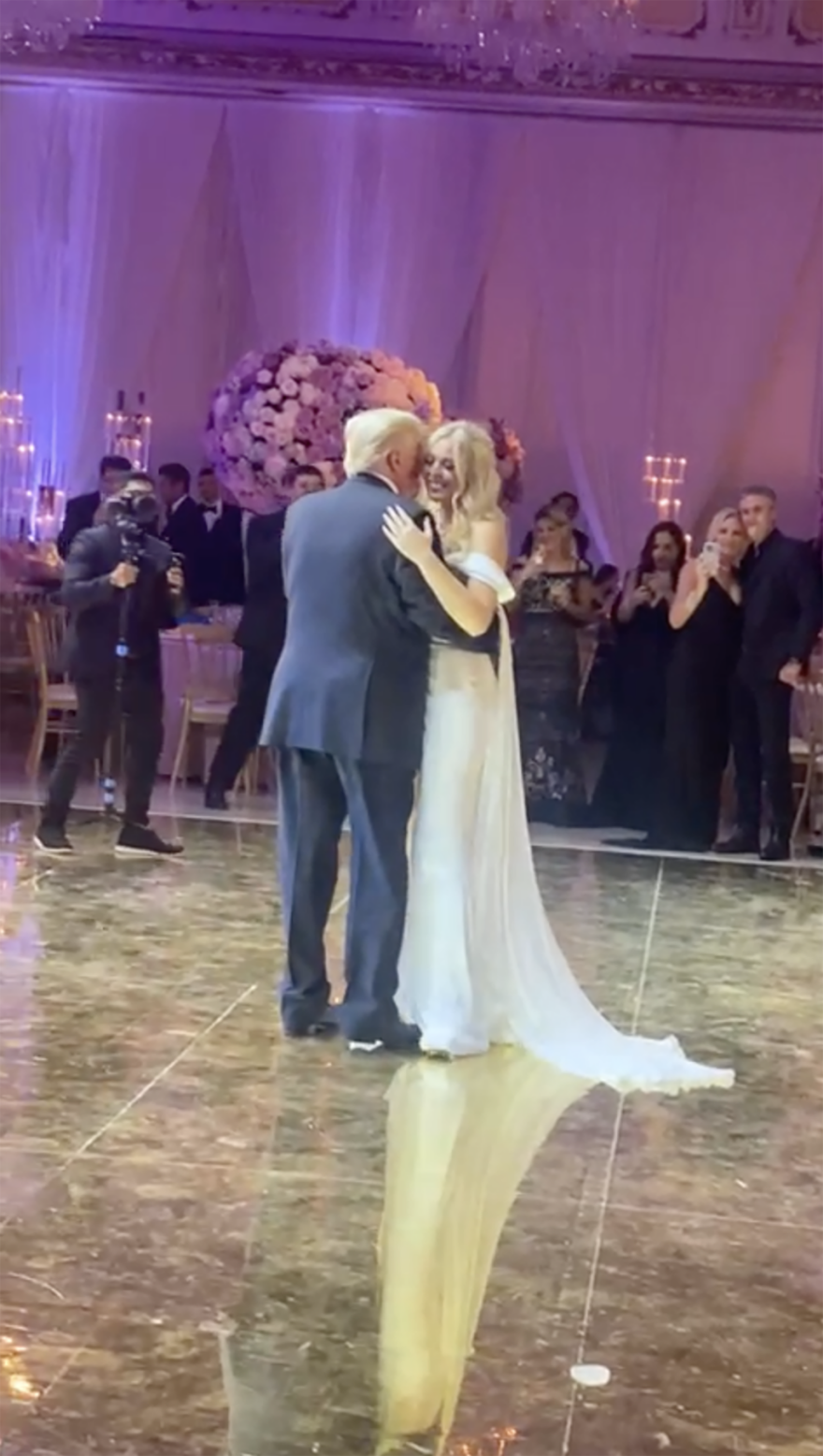 Ο χορός του Ντόναλντ Τραμπ στον γάμο της κόρης του Τίφανι - Δείτε βίντεο