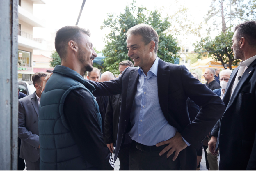 Με τον πρωταθλητή του Μαραθωνίου Δρόμου Κώστα Γκελαούζο συναντήθηκε ο Μητσοτάκης 