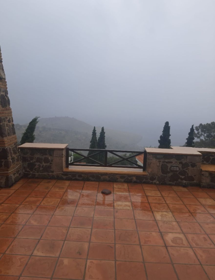 Καιρός - Κακοκαιρία Άριελ: Ισχυρή καταιγίδα στην Αττική - Προβλήματα στους δρόμους - Σύσκεψη στην Πολιτική Προστασία