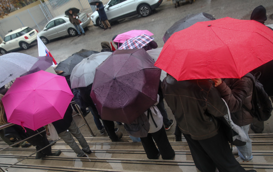 Καιρός - Κακοκαιρία Άριελ: Ισχυρή καταιγίδα στην Αττική - Προβλήματα στους δρόμους - Σύσκεψη στην Πολιτική Προστασία