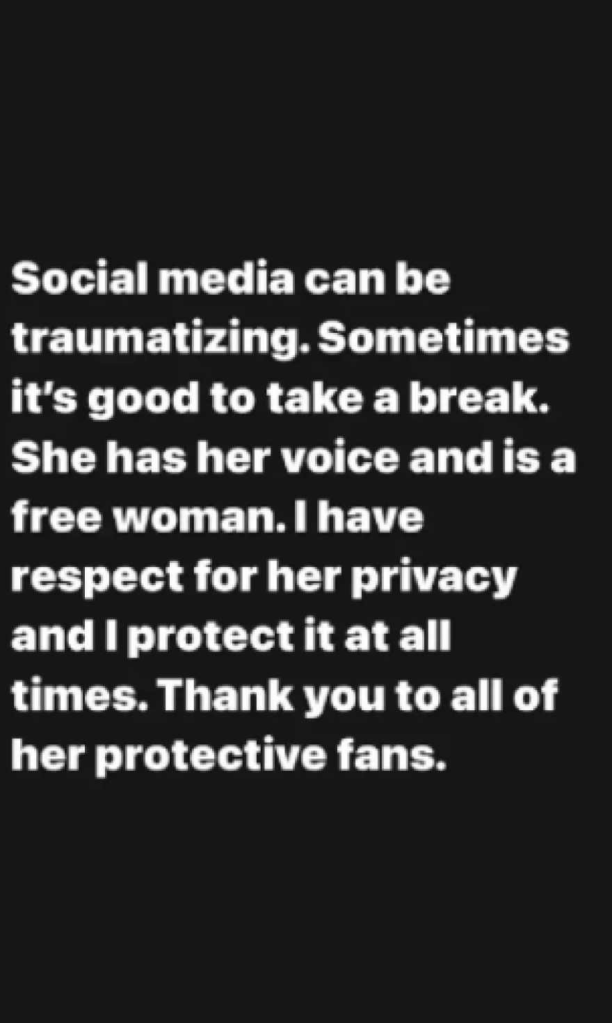 Μπρίτνεϊ Σπίαρς: Χορεύει στο Instagram, τρώει τούρτα από το πάτωμα και την αλείφει πάνω της