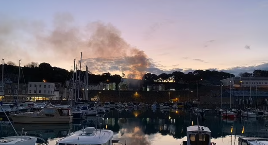 Βρετανία: Έκρηξη με έναν νεκρό και 12 αγνοούμενους σε συγκρότημα κατοικιών στη νήσο Τζέρσεϊ