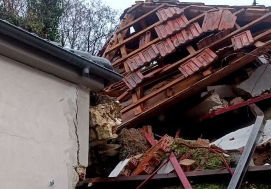 Άρτα: Κατέρρευσε γέφυρα στο Κομπότι λόγω της κακοκαιρίας - Δείτε εντυπωσιακές εικόνες