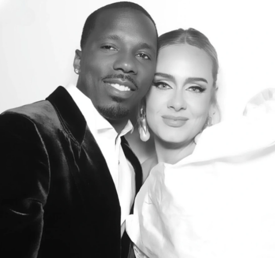 Adele: Η εξομολόγησή της πάνω στη σκηνή - «Έκανα ψυχοθεραπεία μέχρι και πέντε φορές τη μέρα»