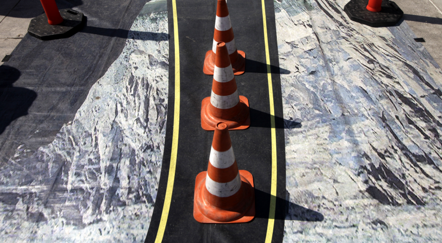 Ταμείο Ανάκαμψης: 492 εκατ. ευρώ σε δήμους και περιφέρειες για την οδική ασφάλεια με τις υπογραφές Πέτσα - Σκυλακάκη