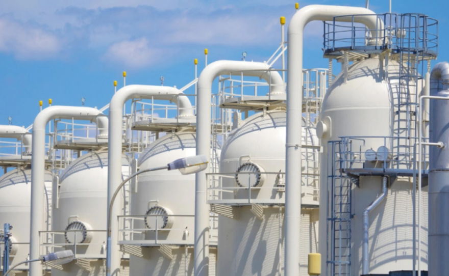 Ενεργειακός γρίφος: Οι τιμές σε αέριο και ρεύμα έπεσαν,  η κρίση όμως παραμένει