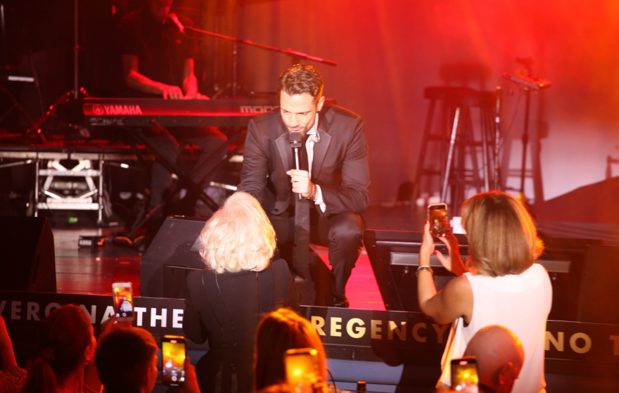 Ο Κωνσταντίνος Αργυρός κοντά στα παιδιά της «Στοργής» - Φιλανθρωπικό γκαλά με μουσική για καλό σκοπό 