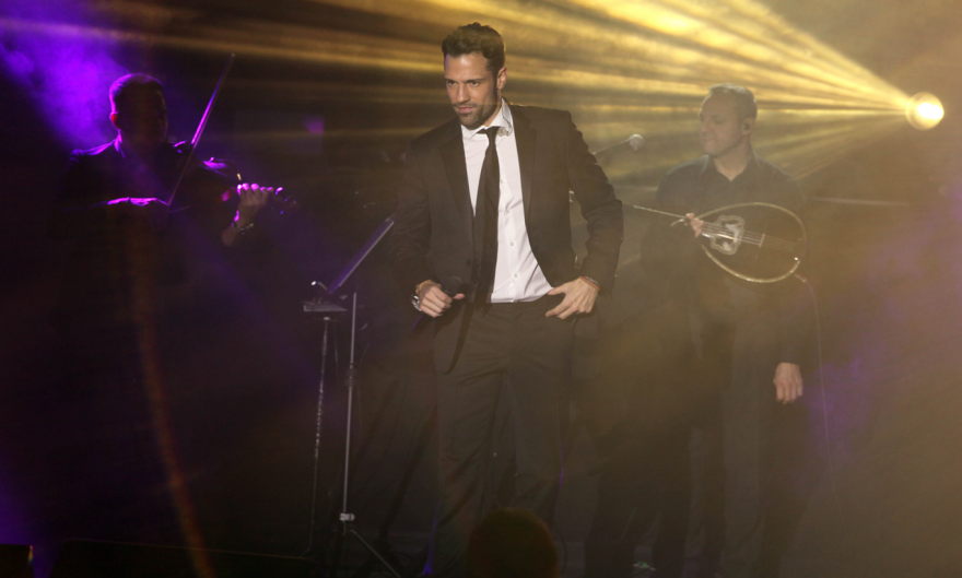 Ο Κωνσταντίνος Αργυρός κοντά στα παιδιά της «Στοργής» - Φιλανθρωπικό γκαλά με μουσική για καλό σκοπό 