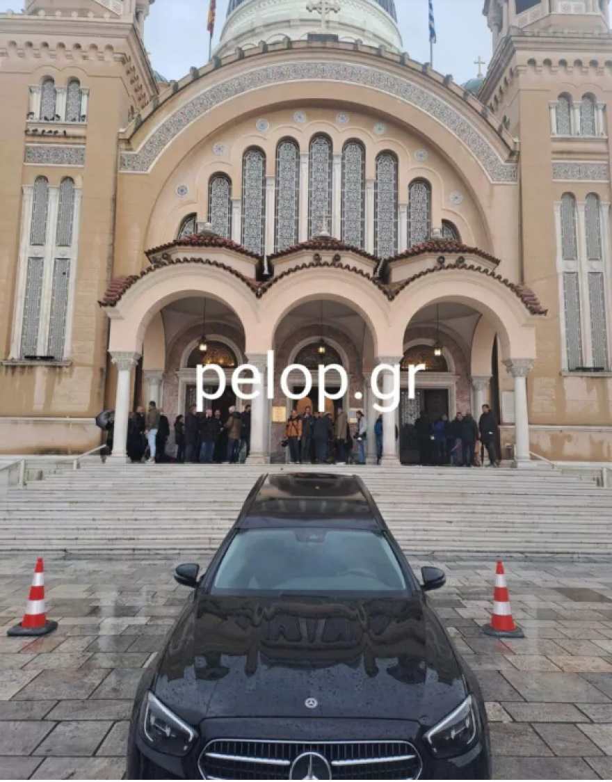 Σε κλίμα οδύνης η κηδεία του Παναγιώτη Τζένου στην Πάτρα