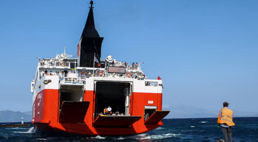 Διακοπές 2024 με πλοίο: Το ίδιο πανάκριβα με πέρυσι τα ναύλα