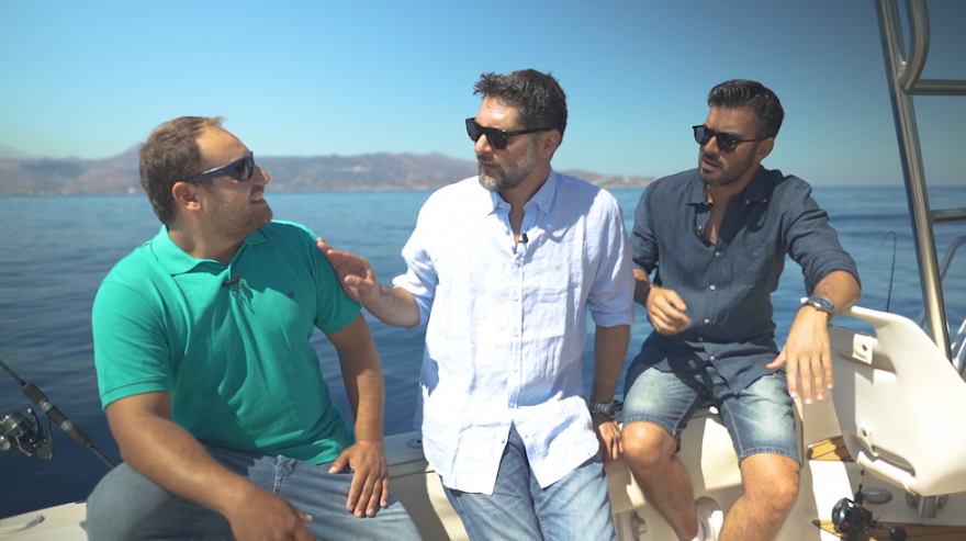 Fishy: Ο Γιάννης Τσιμιτσέλης υποδέχεται στο σκάφος τον Πάνο Ιωαννίδη