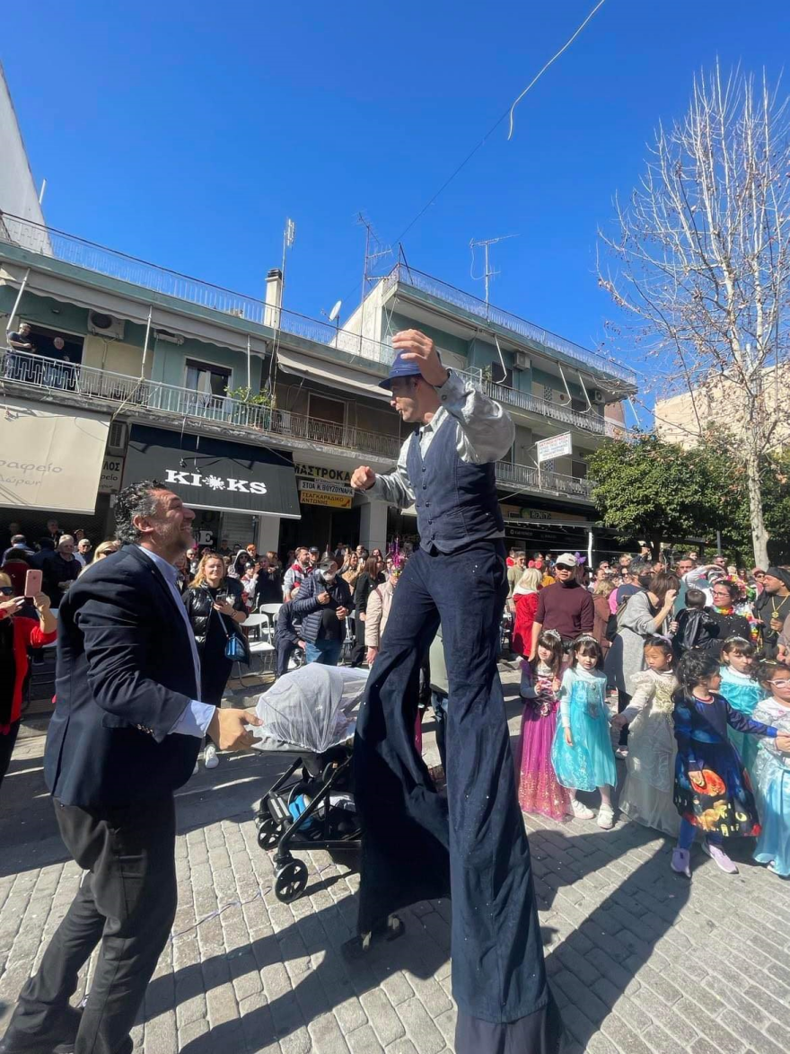 Παλαιό Φάληρο: Τρελό ξεφάντωμα με Τόνι Σφήνο στο «Φαληριώτικο Καρναβάλι 2023»