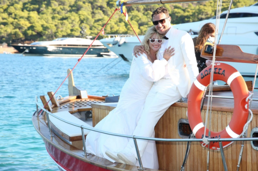 Ελεωνόρα Ζουγανέλη - Σπύρος Δημητρίου: Από τον ονειρεμένο γάμο στις Σπέτσες στο «βελούδινο» διαζύγιο