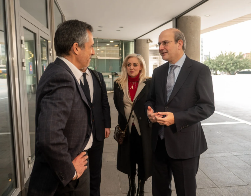 Ψηφιακή κάρτα εργασίας - Χατζηδάκης: Θετικός ο πρώτος απολογισμός