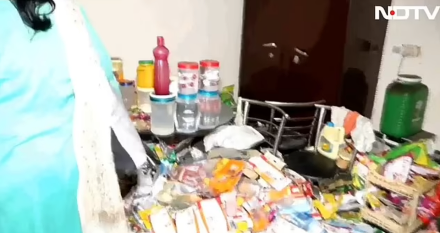 Ινδία: Μητέρα και γιος κλειδώθηκαν... τρία χρόνια στο σπίτι, για να μην κολλήσουν κορωνοϊό! (βίντεο)