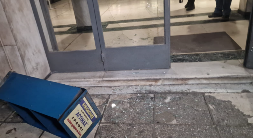 Τραγωδία στα Τέμπη: Επεισόδια από κουκουλοφόρους μετά την πορεία διαμαρτυρίας στη Λάρισα (βίντεο)